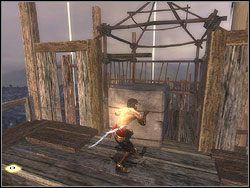 Podejdź teraz do frontowej krawędzi platformy i wybij się w przód na belkę ze zbloczem, wejdź na nią - [40] The Lower Tower (niższa wieża) | Prince of Persia Dwa Trony - Prince of Persia: Dwa Trony - poradnik do gry