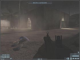 Ostrożnie podejdź do jednego z wejść i zlikwiduj skrywających się w budynku terrorystów (#1) - [Misja 03] [Segment 3/3] Desert Village | Rainbow Six Lockdown - Tom Clancys Rainbow Six: Lockdown - poradnik do gry