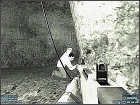 W pierwszej kolejności zlikwiduj pojedynczego snajpera (#1) - [Misja 03] [Segment 3/3] Desert Village | Rainbow Six Lockdown - Tom Clancys Rainbow Six: Lockdown - poradnik do gry