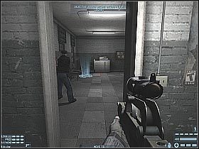 Po oczyszczeniu pomieszczenia skieruj się do lewych drzwi - [Misja 04] [Segment 1/2] Amsterdam | Rainbow Six Lockdown - Tom Clancys Rainbow Six: Lockdown - poradnik do gry