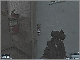 Docelowo powinieneś dotrzeć na dach - [Misja 04] [Segment 1/2] Amsterdam | Rainbow Six Lockdown - Tom Clancys Rainbow Six: Lockdown - poradnik do gry