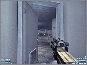 Dopiero po zlikwidowaniu wszystkich widocznych gostków skieruj się na mostek kapitański - [Misja 11] [Segment 1/2] Channel Ferry | Rainbow Six Lockdown - Tom Clancys Rainbow Six: Lockdown - poradnik do gry