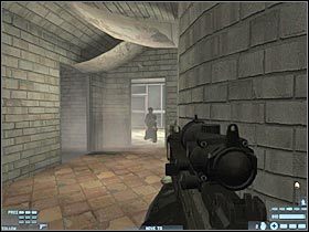 W sytuacji gdy jednemu z atakowanych terrorystów udało się uciec, musiałbyś rozprawić się z nim na pobliskich schodach (#1) - [Misja 12] [Segment 1/2] Marseilles | Rainbow Six Lockdown - Tom Clancys Rainbow Six: Lockdown - poradnik do gry