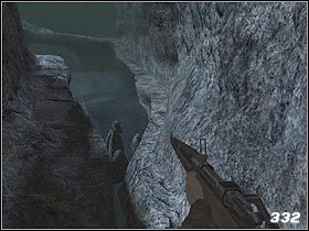 Zobaczysz morze oraz dwie półki skalne (#332), jedną położoną wyżej, drugą niżej - [Solucja] Devils Reef cz.1 | Call of Cthulhu Mroczne Zakątki Świata - Call of Cthulhu: Mroczne Zakątki Świata - poradnik do gry