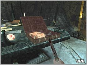 Podejdź do stołu i zainteresuj się leżącą tu walizką (#388) - [Solucja] The Air-Filled Tunnels cz.3 | Call of Cthulhu Mroczne Zakątki Świata - Call of Cthulhu: Mroczne Zakątki Świata - poradnik do gry