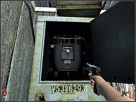 W rogu wisi skrzynka z bezpiecznikami - [Solucja] Park | Bloodline Uśpione zło - Bloodline: Uśpione zło - poradnik do gry