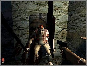 Dochodzimy do oświetlonych drzwi, za którymi znajdują się kolejne, dwuskrzydłowe - [Solucja] Piwnica Pubu cz.1 | Bloodline Uśpione zło - Bloodline: Uśpione zło - poradnik do gry