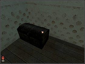 Przed jednym z pokoi znajdziemy apteczkę a w skrzyni w roku tajemniczą, kamienną literę W - [Solucja] Pub cz.1 | Bloodline Uśpione zło - Bloodline: Uśpione zło - poradnik do gry