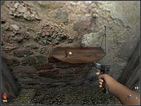 Przeglądamy dokładnie pomieszczenie z butelkami z winem - [Solucja] Piwnica Pubu cz.2 | Bloodline Uśpione zło - Bloodline: Uśpione zło - poradnik do gry