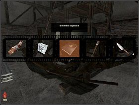 Teraz klikamy na lince, skrzynia wraz z łodzią zmieniają się w stertę desek, w której znajdujemy zapiski latarnika - [Solucja] Doki cz.2 | Bloodline Uśpione zło - Bloodline: Uśpione zło - poradnik do gry