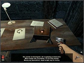 Kierujemy się w lewo w stronę oświetlonych biurek - [Solucja] Strych | Bloodline Uśpione zło - Bloodline: Uśpione zło - poradnik do gry