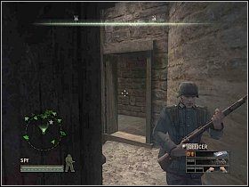 Wejdź do budynku przez przejście z lewej, po czym wejdź po schodach na najwyższą kondygnację - Misja 5 - Resistance | Solucja Commandos Strike Force - Commandos: Strike Force - poradnik do gry