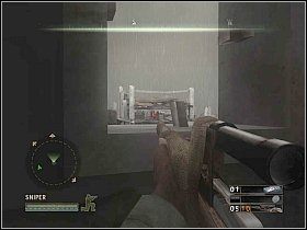 Skieruj się w ruiny z prawej i przy pomocy noża, załatw dwóch Niemców przy palącej się beczce [1] - Misja 12 - An Eye For An Eye | Solucja Commandos Strike Force - Commandos: Strike Force - poradnik do gry