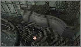 Na podłodze, pod łopatą, leży szlauch. Podnieś go, włożysz jego końcówkę do ziemi. Teraz spuść szlauch na dół. - PONIEDZIAŁEK 14 PAŹDZIERNIKA cz.2 | Scratches - Scratches - poradnik do gry