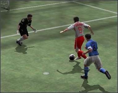 Jednym ze sposobów obrony są również faule - Obrona i faule | Poruszanie się | Mistrzostwa Świata FIFA 2006 - Mistrzostwa Świata FIFA 2006 - poradnik do gry