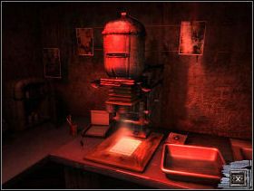 Wejdź do ciemni i podejdź do urządzenia stojącego po lewej stronie - MIASTO MADARGAN cz.1 | Paradise - Paradise - poradnik do gry