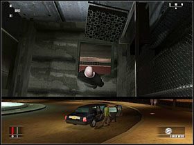 Wejdź do środka budynku, do głównego holu, po czym wezwij windę po lewej - 10 - The House of Cards | Solucja Hitman Krwawa Forsa - Hitman: Krwawa Forsa - poradnik do gry