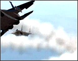 Druga natomiast zakłada wykonanie szybkiego zwrotu w wybraną stronę, gdy śmierć jest już tuż-tuż - Ace Combat Zero: The Belkan War - poradnik do gry