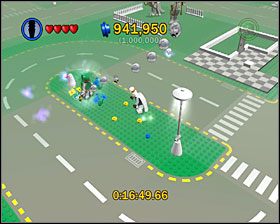 Leżących na trawnikach, pojedynczych klocuszków możesz użyć, zasadzając kwiatki - LEGO City | Bonusy - LEGO Star Wars II: The Original Trilogy - poradnik do gry