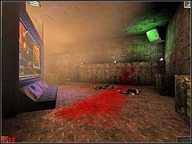 Na tym samym piętrze znajdziesz flarę i apteczkę - 1. Vortex Rikers | Unreal - Unreal - poradnik do gry