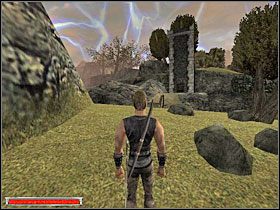 Za chatką Cavalorna (obrazek z lewej) znajdują się zamknięte drzwi, niestety nie posiadasz do nich odpowiedniego klucza, aby je otworzyć - Witamy w Koloni (8) | Rozdział 1 | Gothic - Gothic - poradnik do gry