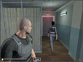 W pierwszej kolejności będziesz się musiał obrócić i zgasić światło (#1) - NYC - JBA HQ - Part 1 (4) | Misja 3 w Splinter Cell Double Agent - Tom Clancys Splinter Cell: Double Agent - poradnik do gry