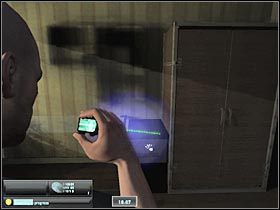 Wyjdź z pomieszczenia i skieruj się w prawo - NYC - JBA HQ - Part 3 (3) | Misja 8 w Splinter Cell Double Agent - Tom Clancys Splinter Cell: Double Agent - poradnik do gry