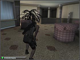 Teraz będziesz musiał skierować się do wspomnianego wcześniej nieoświetlonego korytarza (#1) - Cozumel - Cruise Ship (2) | Misja 7.1 w Splinter Cell Double Agent - Tom Clancys Splinter Cell: Double Agent - poradnik do gry