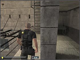 Po znalezieniu się na górze zaczekaj aż robotnicy przestaną ze sobą rozmawiać (#1) - NYC - JBA HQ - Part 1 (2) | Misja 3 w Splinter Cell Double Agent - Tom Clancys Splinter Cell: Double Agent - poradnik do gry