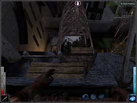 Spojrzenie w dół i już widać, którą opcję wybrać! Prosto i do przodu! Skok na pierwszy podest! - The Gleam of a Cold Knife (10) | Rozdział 2 | Dark Messiah of Might and Magic - Dark Messiah of Might and Magic - poradnik do gry