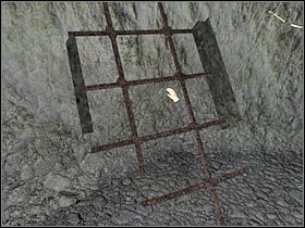 Po prawej stronie znajdują się dwie drewniane deski - Scotland - Jaskinie (1) | Rozdział 5 Sherlock Holmes Przebudzenie - Sherlock Holmes: Przebudzenie - poradnik do gry