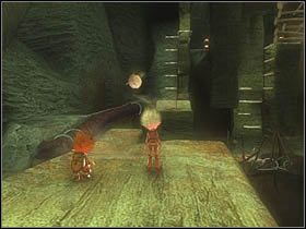 Po przejęciu kontroli nad bohaterami wybierz Artura i przejdź nim do przodu, po rurze przy ścianie - [ETAP XI] Under the house cz.1 | Artur i Minimki - Artur i Minimki - poradnik do gry