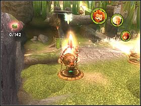 Wsiądź do nich pozostałymi bohaterami i naświetl dwa kryształy, przed momentem zasłonięte zieloną osłoną - [ETAP IX] Lost in the Seven Lands - II cz.3 | Artur i Minimki - Artur i Minimki - poradnik do gry