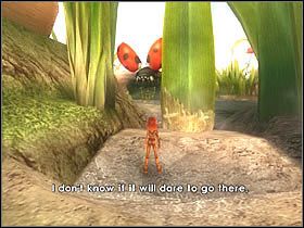 Nieco dalej natkniesz się na źdźbło trawy, które przewróć, tworząc w ten sposób przejście - [ETAP IX] Lost in the Seven Lands - II cz.1 | Artur i Minimki - Artur i Minimki - poradnik do gry