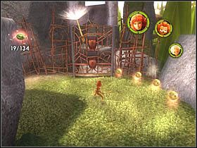 Jest to dość długi pojedynek, gdyż do otwarcia masz dwie kraty, a każda ma dwa zamki (druga, pojawi się w miejscu tej pierwszej, po jej uprzednim otwarciu) - [ETAP VIII] Lost in the Seven Lands - I cz.4 | Artur i Minimki - Artur i Minimki - poradnik do gry