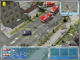 W pewnym momencie, kiedy już opanujemy płomienie i wyślemy do szpitala ostatnie ambulanse, ujawnią się terroryści (7) - [Misja 6] Atak bombowy na konferencji! | Emergency 4 Global Fighters For Life - Emergency 4: Global Fighters For Life - poradnik do gry