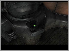 Wsadź go do urządzenia znajdującego się po przeciwnej stronie pokoju, a jeszcze przed tym, nie zapomnij przełączyć kolorowej dźwigni na żółty symbol - No Mans Land - Dom Nikifora (5) | Rozdział I | The Sacred Rings - The Sacred Rings - poradnik do gry