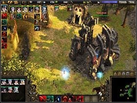 Proponuję pozostawić Twoje wojska na straży obozu, a wraz z przybyłymi posiłkami zaatakować bazę wroga na północnym wchodzie - ZACHODNIA GARDA cz.1 - SpellForce 2: Władca Smoków - poradnik do gry