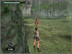 Niestety, fauna żyjąca w dolinie chyba jest głodna, bo zaraz zostaniesz zaatakowany przez trzy raptory - 04. Zaginiona Dolina (3) | Peru w Tomb Raider Anniversary - Tomb Raider: Anniversary - poradnik do gry