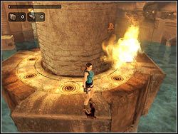 Przeskocz teraz na dużą kolumnę po prawej (tą, w której przełączyłaś dźwignię) - 08. Pałac Midasa (3) | Grecja w Tomb Raider Anniversary - Tomb Raider: Anniversary - poradnik do gry