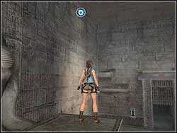 Zlokalizuj teraz obręcz w ścianie nad twoją głową, wybij się w jej stronę i zaczep o nią linkę - 10. Świątynia Khamoon (2) | Egipt w Tomb Raider Anniversary - Tomb Raider: Anniversary - poradnik do gry