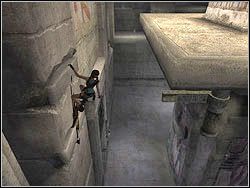 Z występu daj susa na wyżej położoną krawędź, a z niej dalej na prawo na kawał wystającej z muru belki - 10. Świątynia Khamoon (4) | Egipt w Tomb Raider Anniversary - Tomb Raider: Anniversary - poradnik do gry
