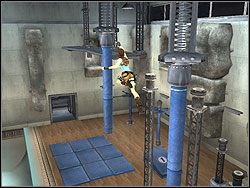 Z drążka przeskocz na kolejny, odblokowany niedawno i dalej na zwisający ze sufitu słup - Posiadłość Croftów (4) | Trening w Tomb Raider Anniversary - Tomb Raider: Anniversary - poradnik do gry