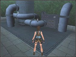 Z hallu skieruj się ponownie na zewnątrz posiadłości - Posiadłość Croftów (4) | Trening w Tomb Raider Anniversary - Tomb Raider: Anniversary - poradnik do gry