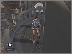 Przejdź na rękach w prawo za załom i tuż za nim wybij się za plecy na deskę w sąsiednim rusztowaniu - Posiadłość Croftów (6) | Trening w Tomb Raider Anniversary - Tomb Raider: Anniversary - poradnik do gry