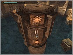 Przebiegnij przez kolumienkę (jak nie będzie ognia) i wybij się na następną kolumnę, znajdującą się z lewej części komnaty - Poziom 08. Pałac Midasa (2) | Sekrety w Tomb Raider Anniversary - Tomb Raider: Anniversary - poradnik do gry