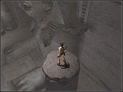 Strzel w przycisk, a następnie poprzez świeżo wysunięty drążek zaliczaj kolejne półki i filary, aż dotrzesz do kamiennej drabiny - Poziom 10. Świątynia Khamoon (1) | Sekrety w Tomb Raider Anniversary - Tomb Raider: Anniversary - poradnik do gry