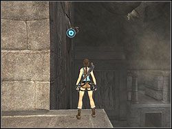 Zwróć się w lewo, po czym wybij na najbliższą obręcz zaczepiając o nią linką - Poziom 10. Świątynia Khamoon (1) | Sekrety w Tomb Raider Anniversary - Tomb Raider: Anniversary - poradnik do gry