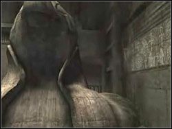 Przesuń się po występie w prawo i wybij na mechanizm ze złotym uchem w sąsiedniej ścianie - otworzy się krata po prawej stronie głowy posągu - Poziom 12. Sanktuarium Dziecięcia | Sekrety w Tomb Raider Anniversary - Tomb Raider: Anniversary - poradnik do gry