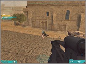 Zacznij się teraz OSTROŻNIE przesuwać w lewo, tak aby móc dostrzec żołnierza stojącego na charakterystycznym podwyższeniu (#1) - Misja czwarta - The long walk (1a) cd. 2 | Akt drugi - Tom Clancys Ghost Recon: Advanced Warfighter 2 - poradnik do gry